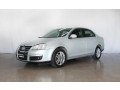 volkswagen-vento-19-i-luxury-small-0
