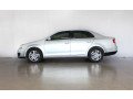 volkswagen-vento-19-i-luxury-small-1