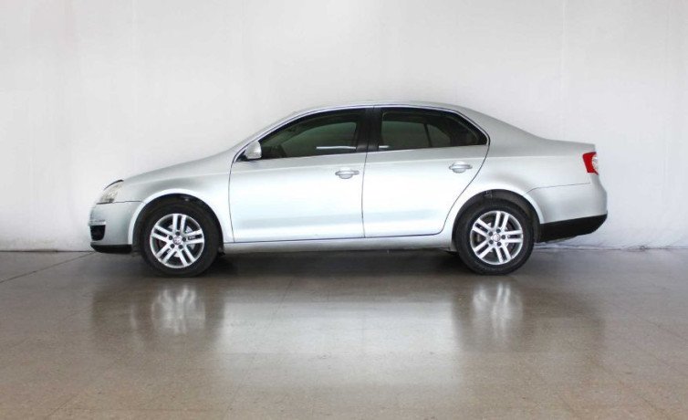volkswagen-vento-19-i-luxury-big-1